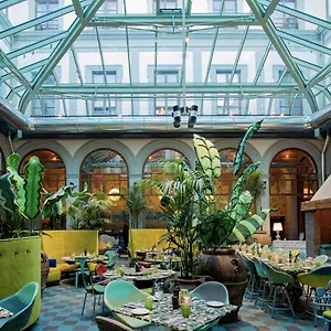 Hotel 25hours Piazza San Paolino