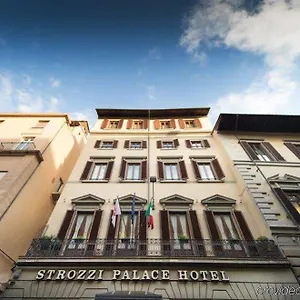 Strozzi Palace **** Florencia